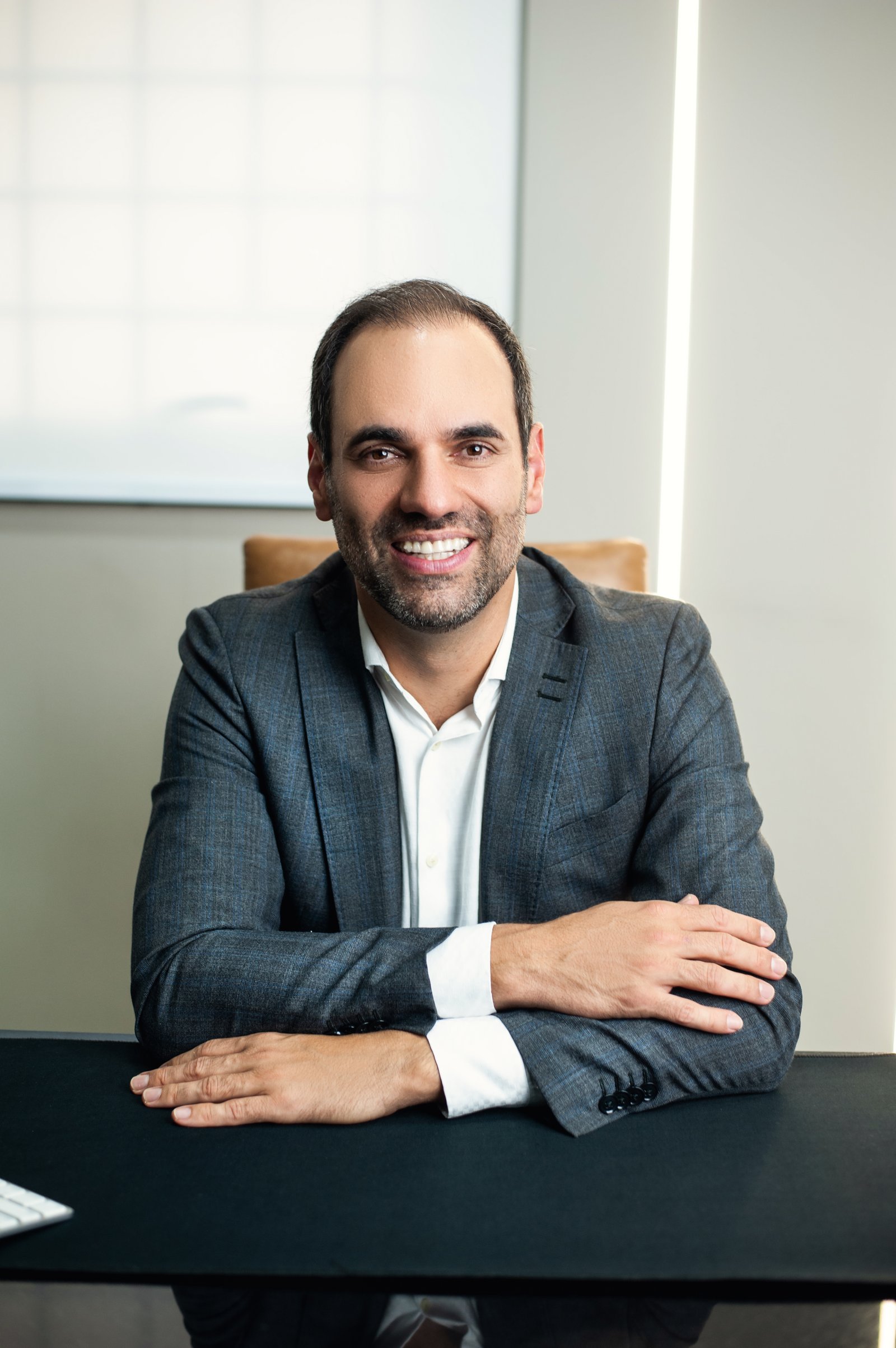 Dr. Jeser Castro — Cirurgião Plástico em Paulínia